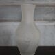 Vase italien vintage en verre moulé dépoli aux motifs de fleurs