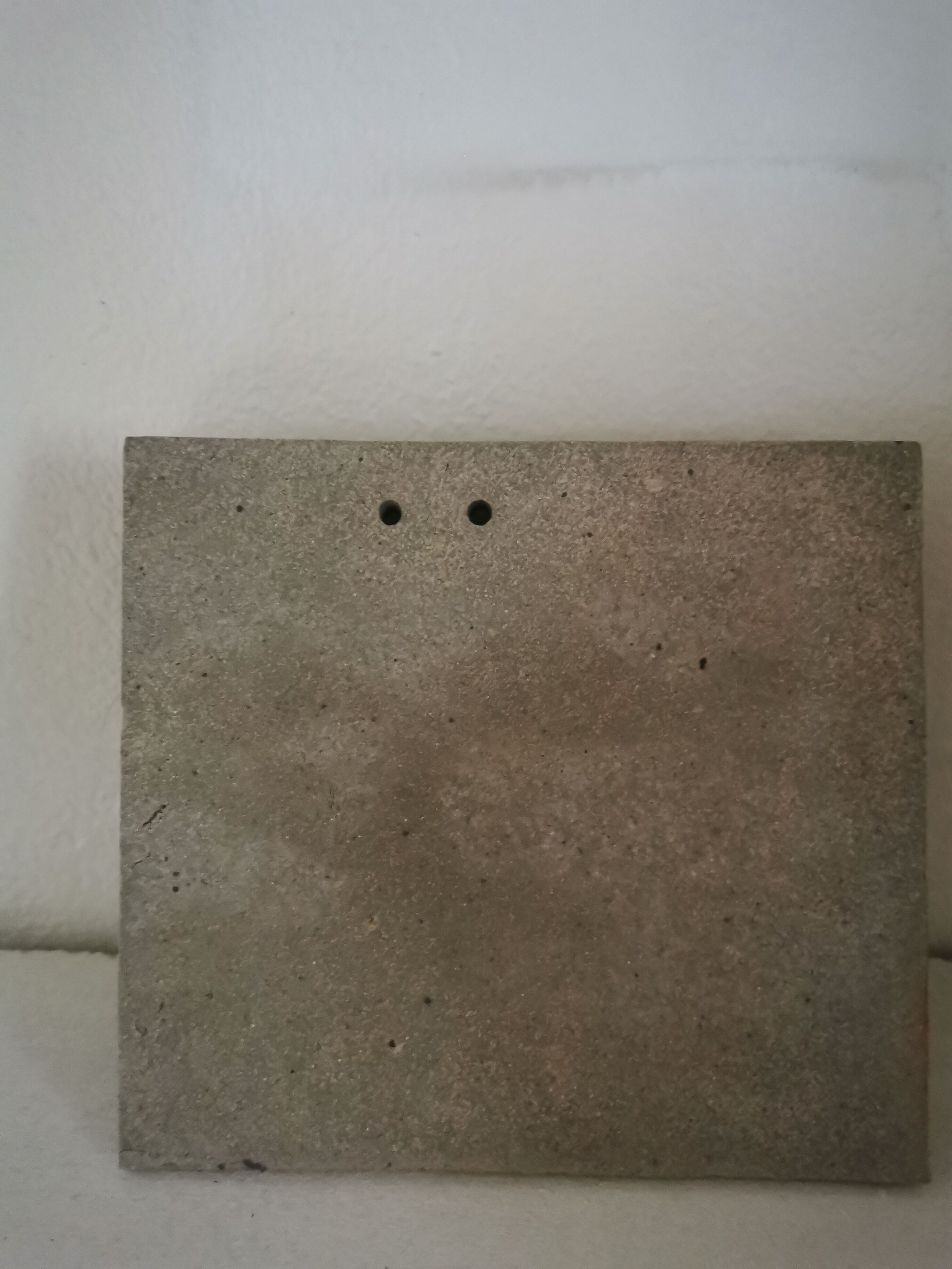 Vase wall architecture