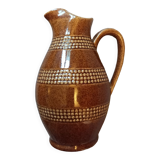 Shiny sandstone pitcher