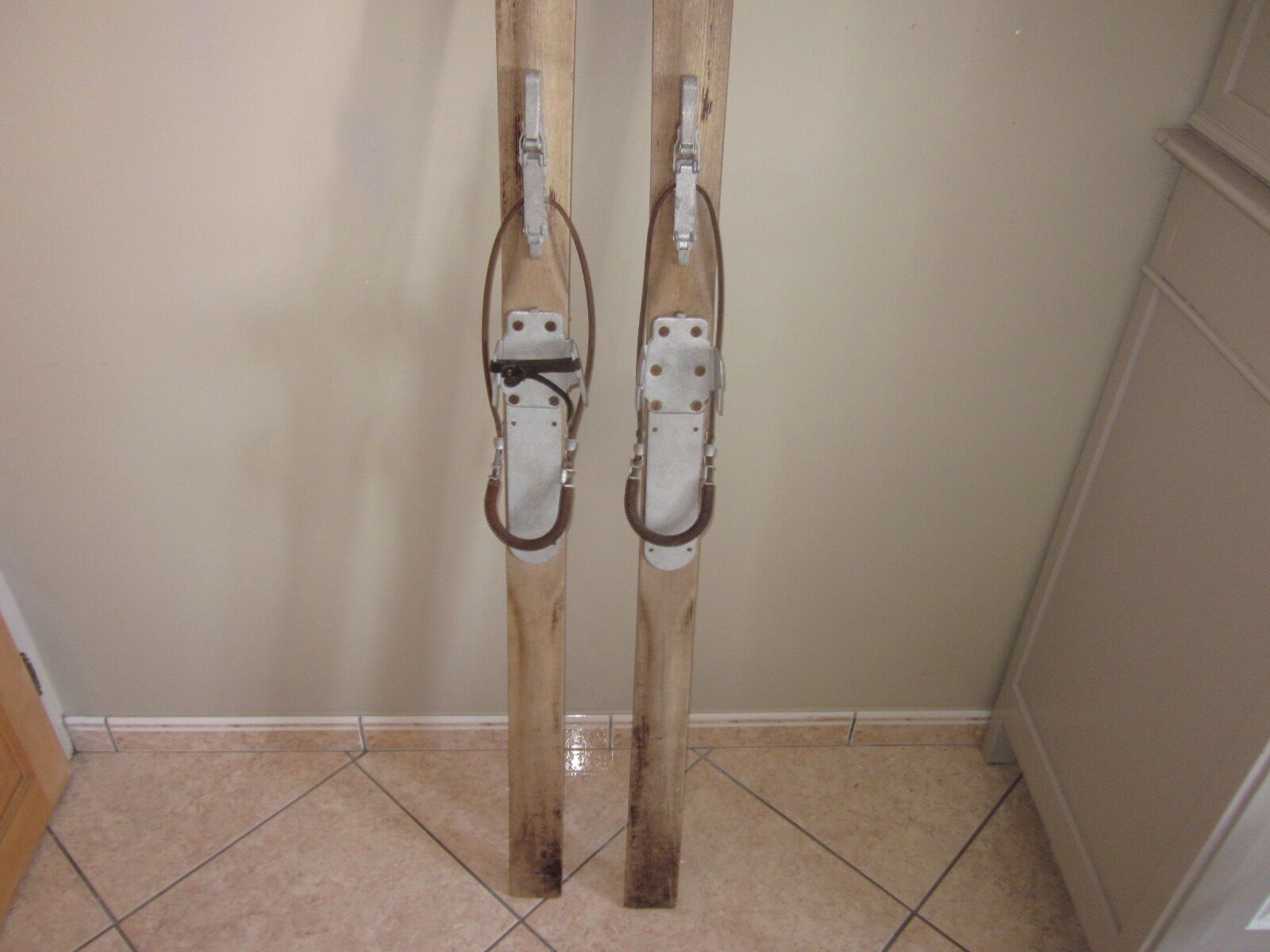 Paire de ski ancien en bois