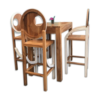 Bou de Teck handle table with 4 high chairs