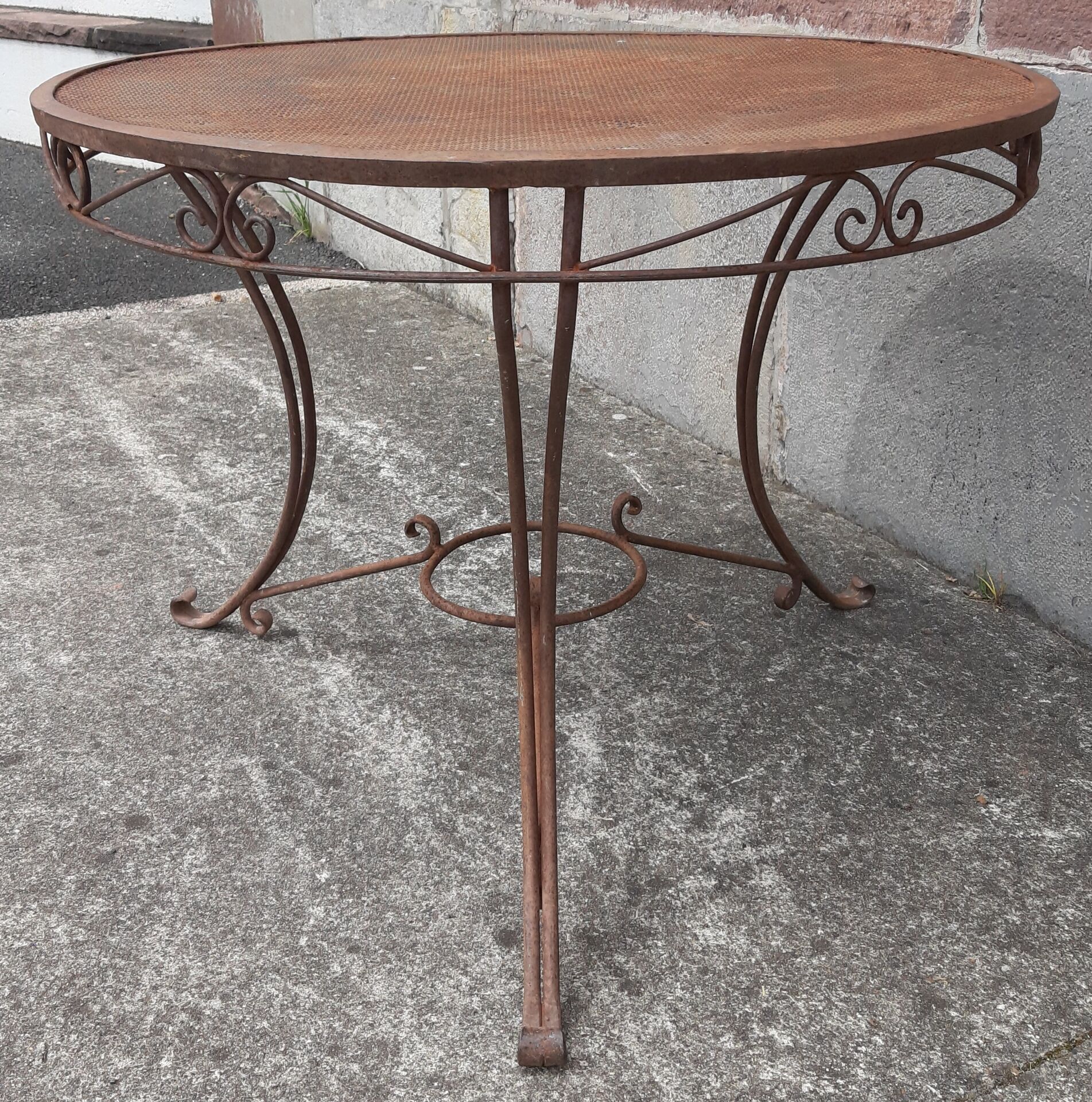 Table de jardin en fer forgé