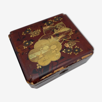 Japanese lacquered wood box decorated with bird Japan Wood Lacquer box Meiji