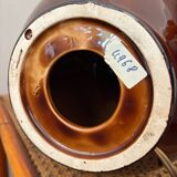 Ceramic lamp with hooked lampshade