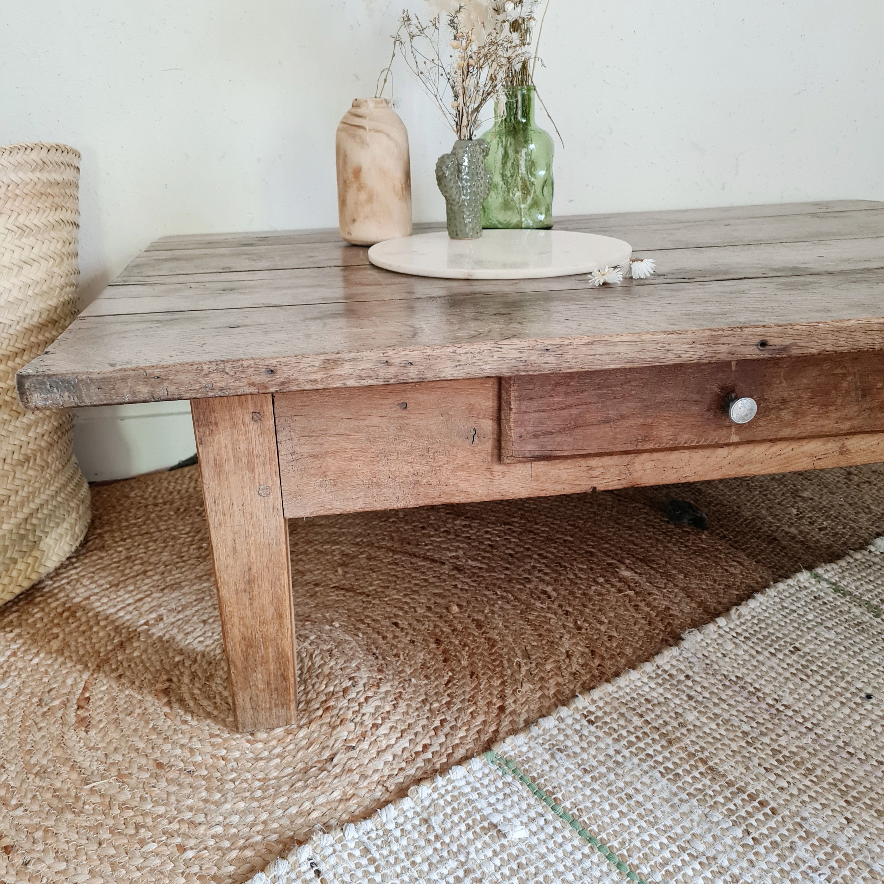 Old farmhouse coffee table in solid wood 1 drawer