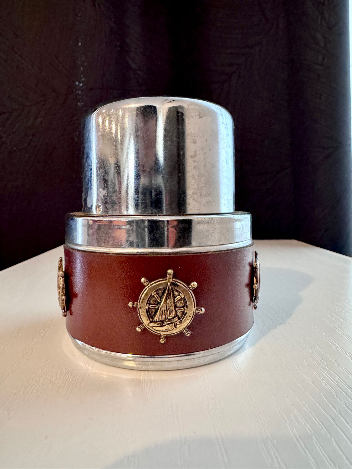 Vintage table set: lighter + marine-themed pots – retro style