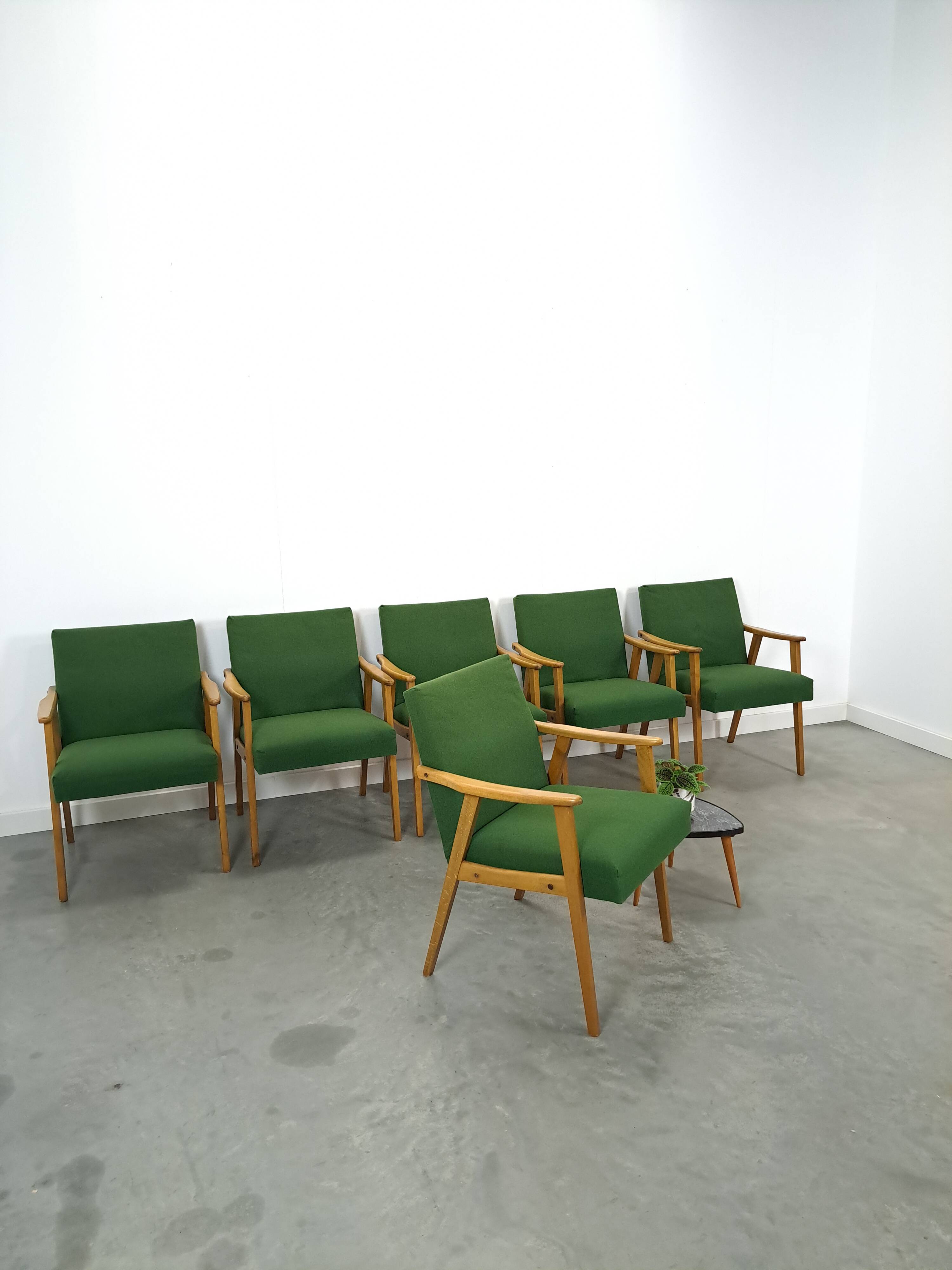 Set of 6 groene eetkamerstoelen met beukenhout