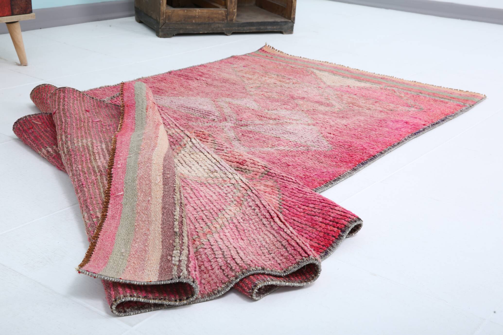 Super Soft Pink & Red Vintage Runner Rug, 95x302Cm
