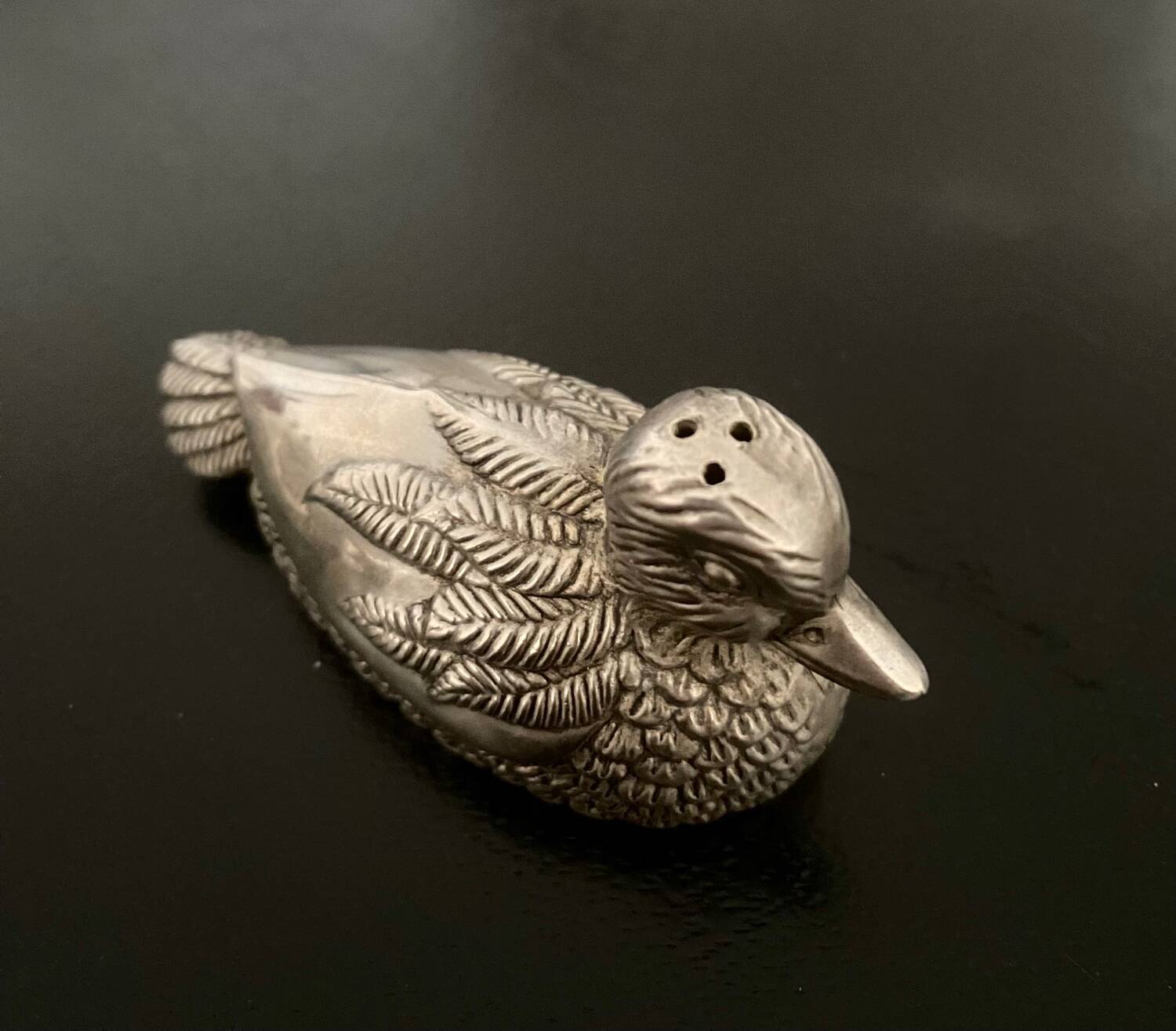 2 pepper shakers, 1 Silea salt shaker, duck shape