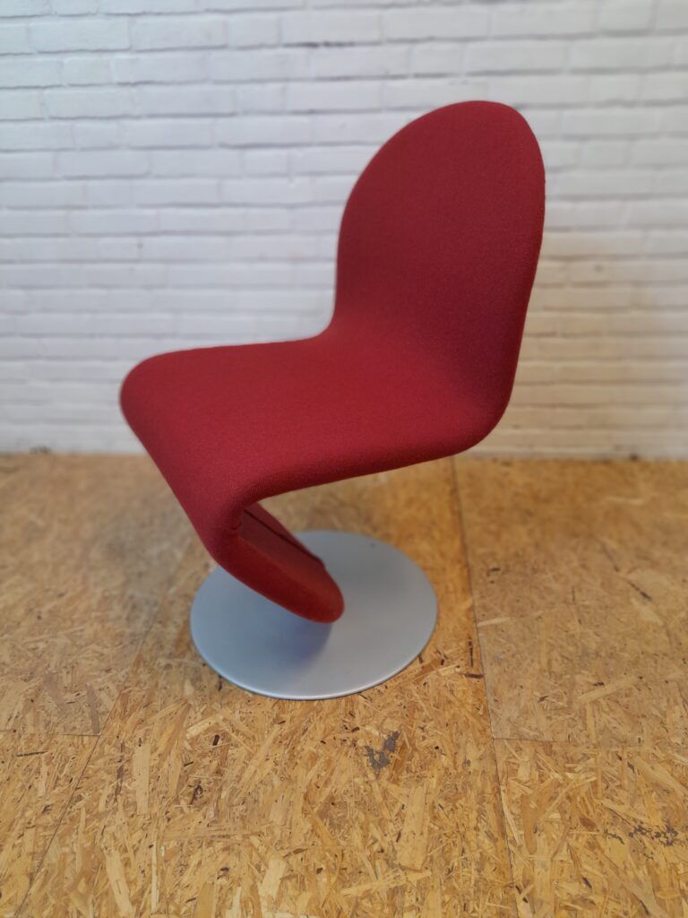 Dining chairs series 1-2-3 by Verner Panton