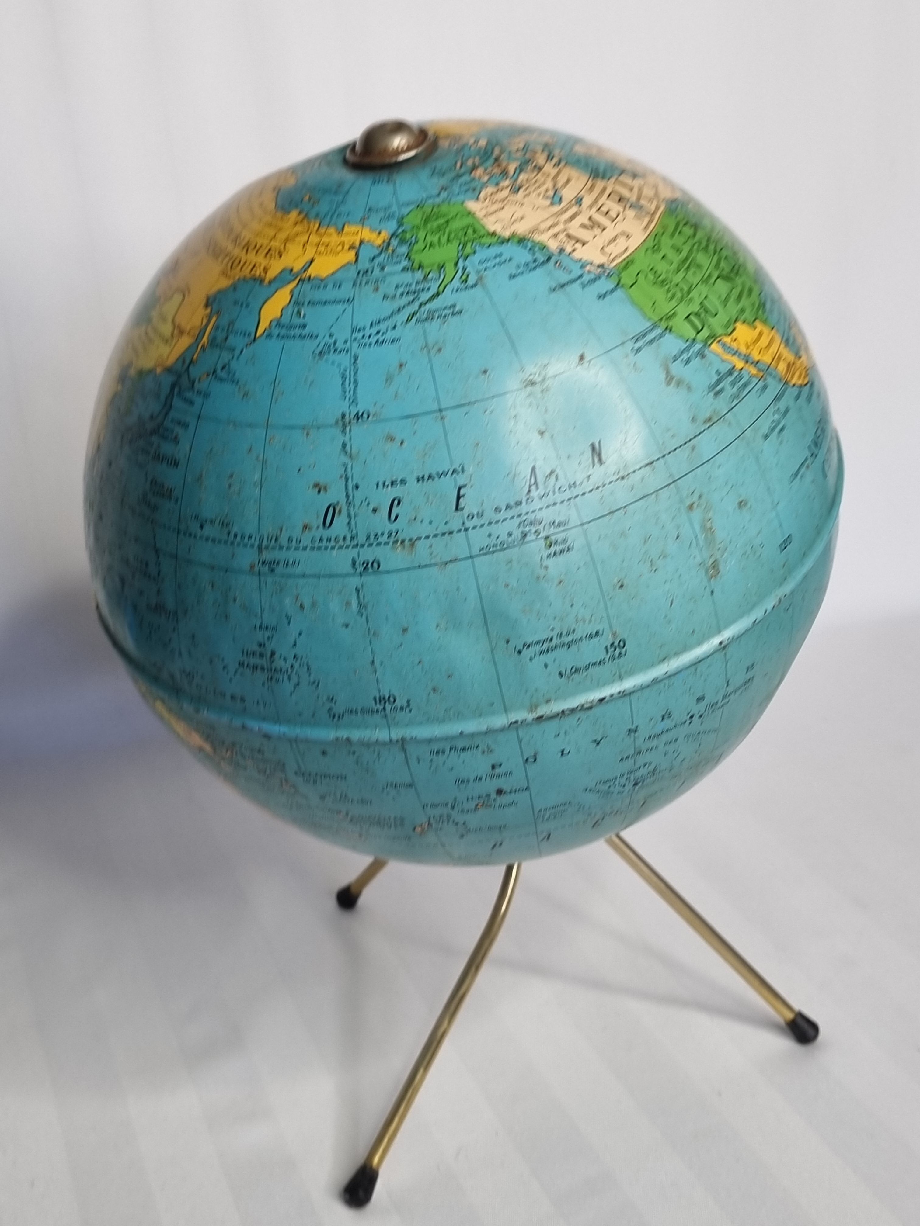 Globe earth "Taride" of the 60s in metal on tripod base, 20 cm