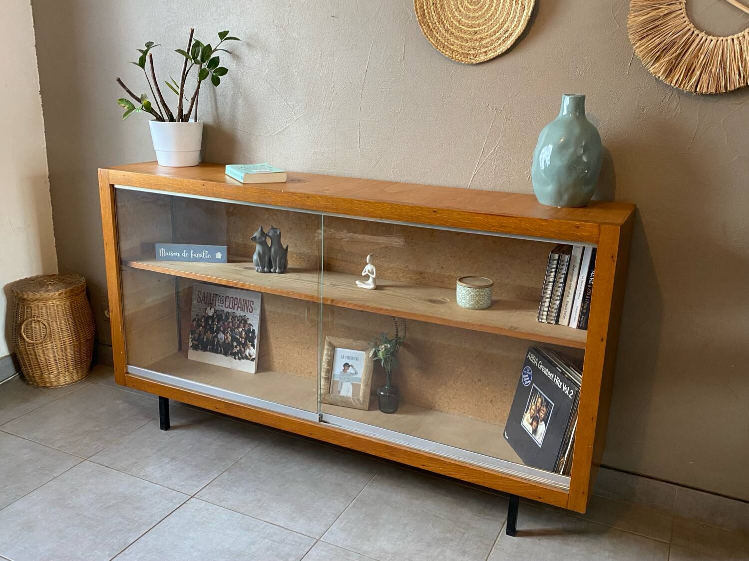 Vintage display cabinet / bookcase