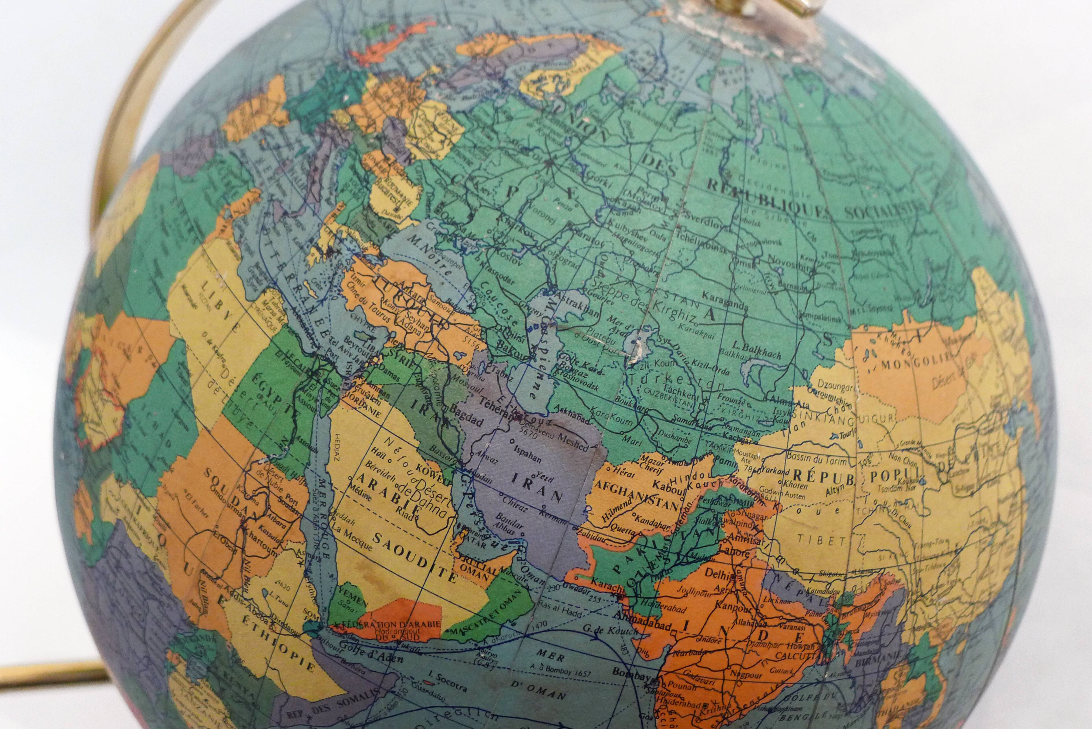 Tripod terrestrial globe 1960'