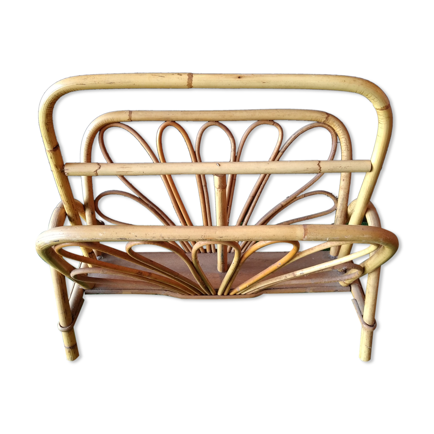 Bamboo rattan magazine holder
