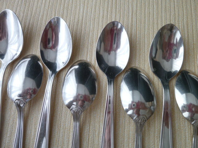 Box of 12 teaspoons in silver metal 18 G