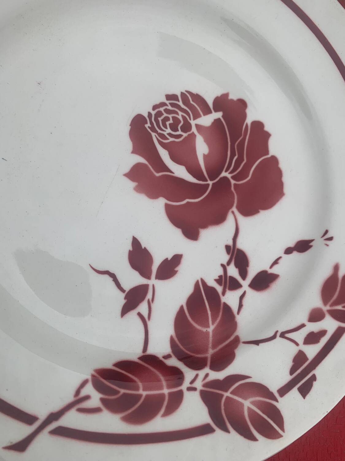 Red flower plate
