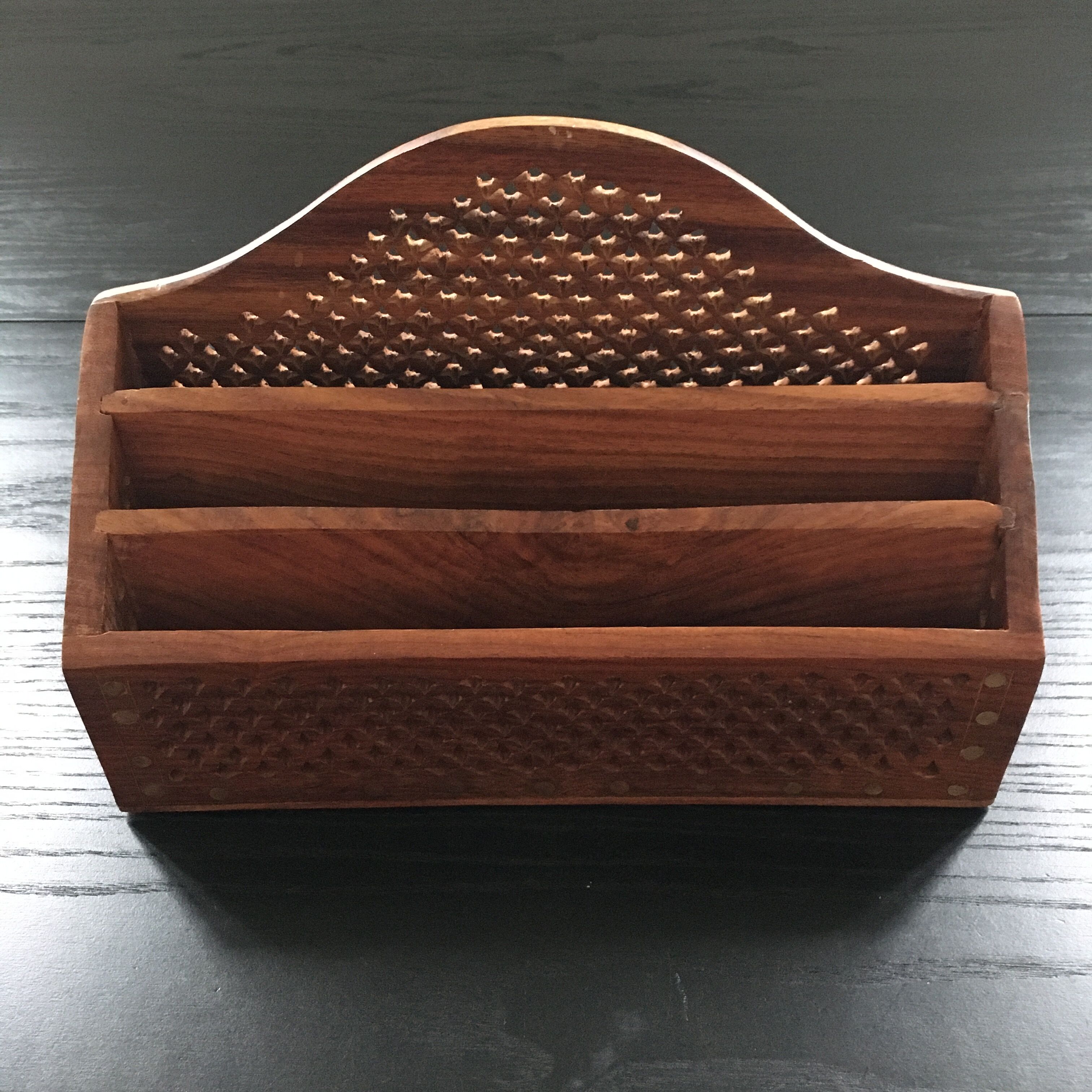 Moucharabieh mail organizer