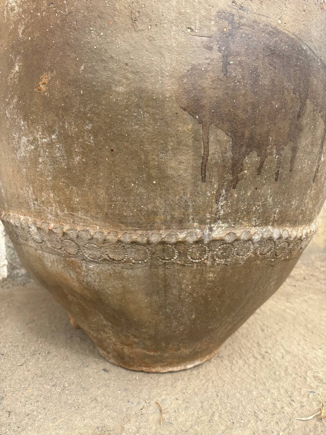 Old oil jar, Spain, Tinaja, 18th century.