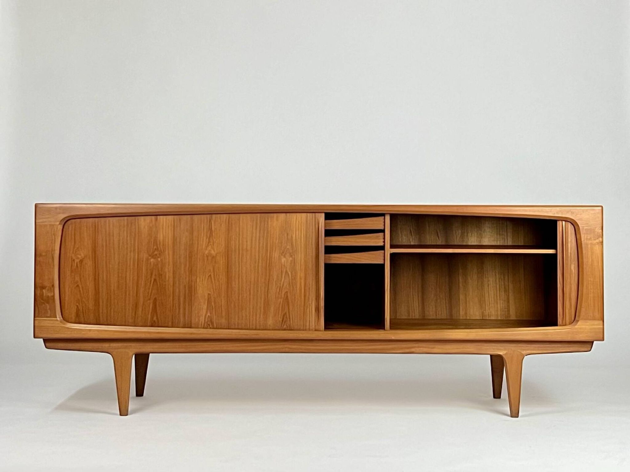 Enfilade en teck danois par Bernhard Pedersen & Søn design vintage des années 60