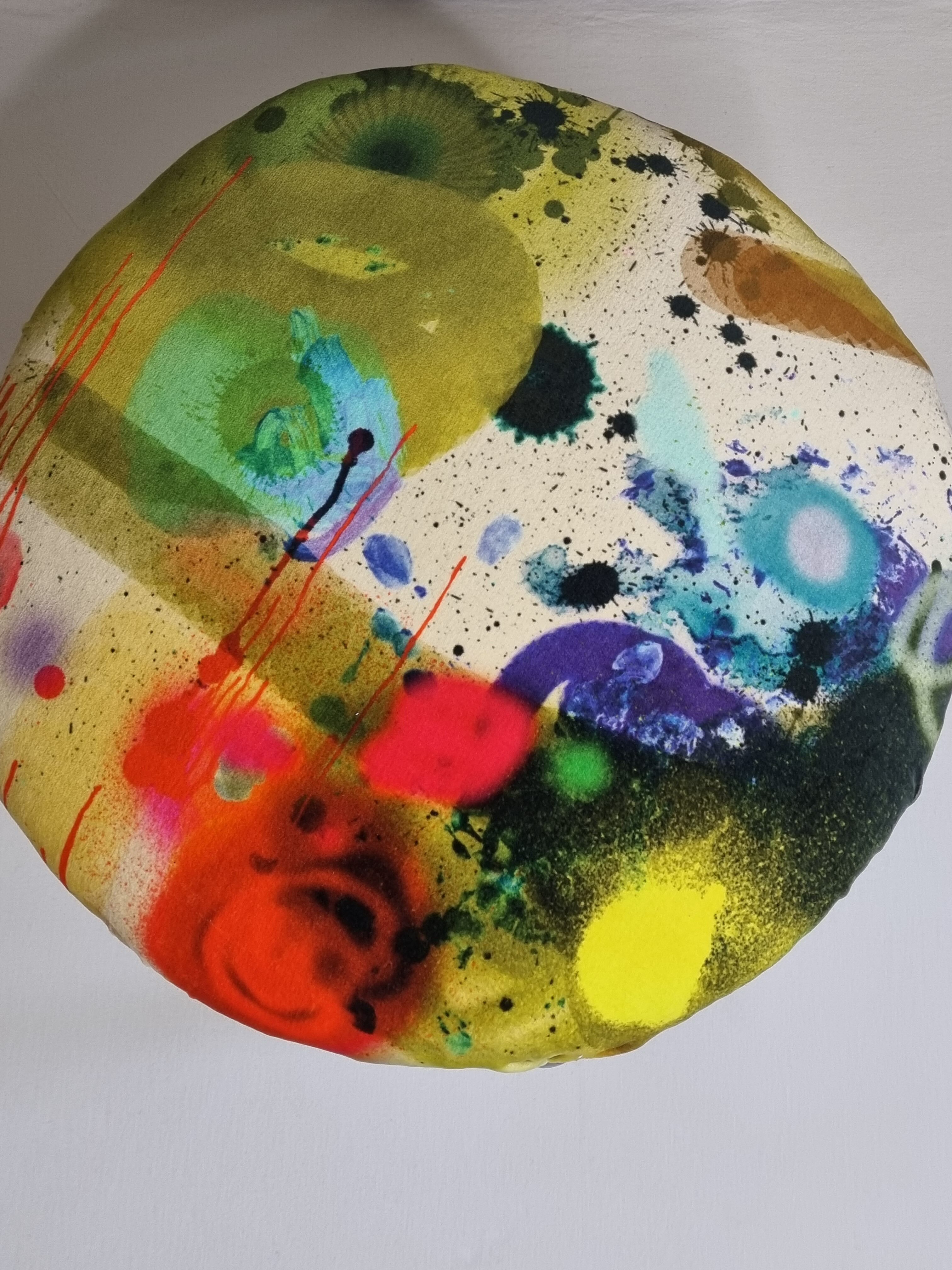 Pouf or rests empire period feet, 45 cm