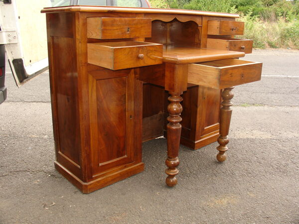 Bureau en noyer époque Louis Philippe