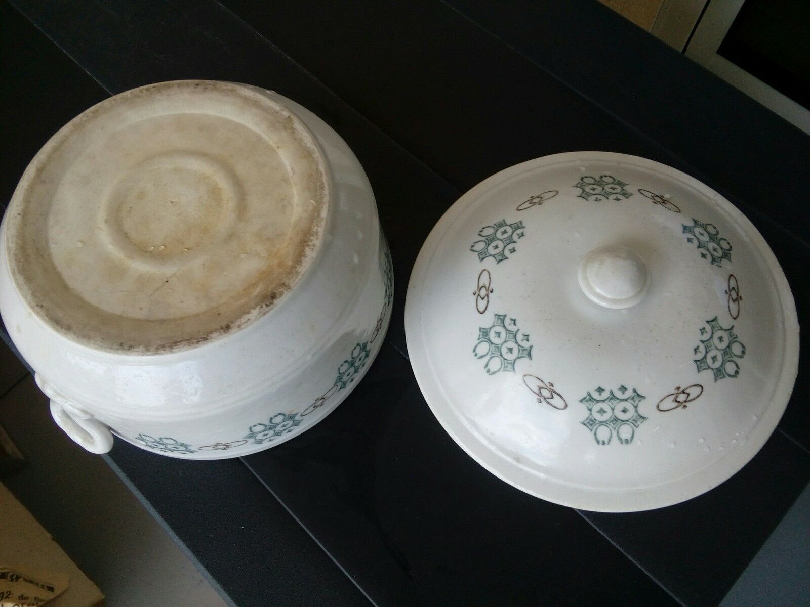 Ancient soup in the earth of Saint Uze