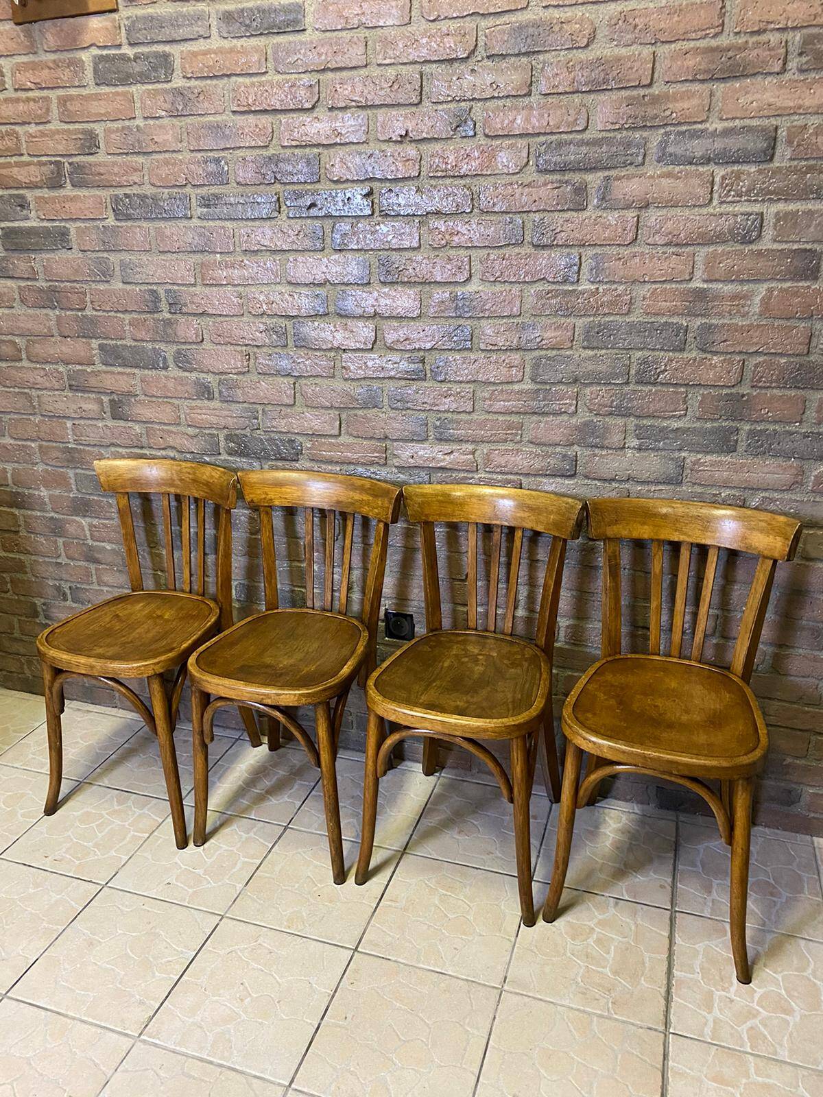 Lot de chaises Fischel