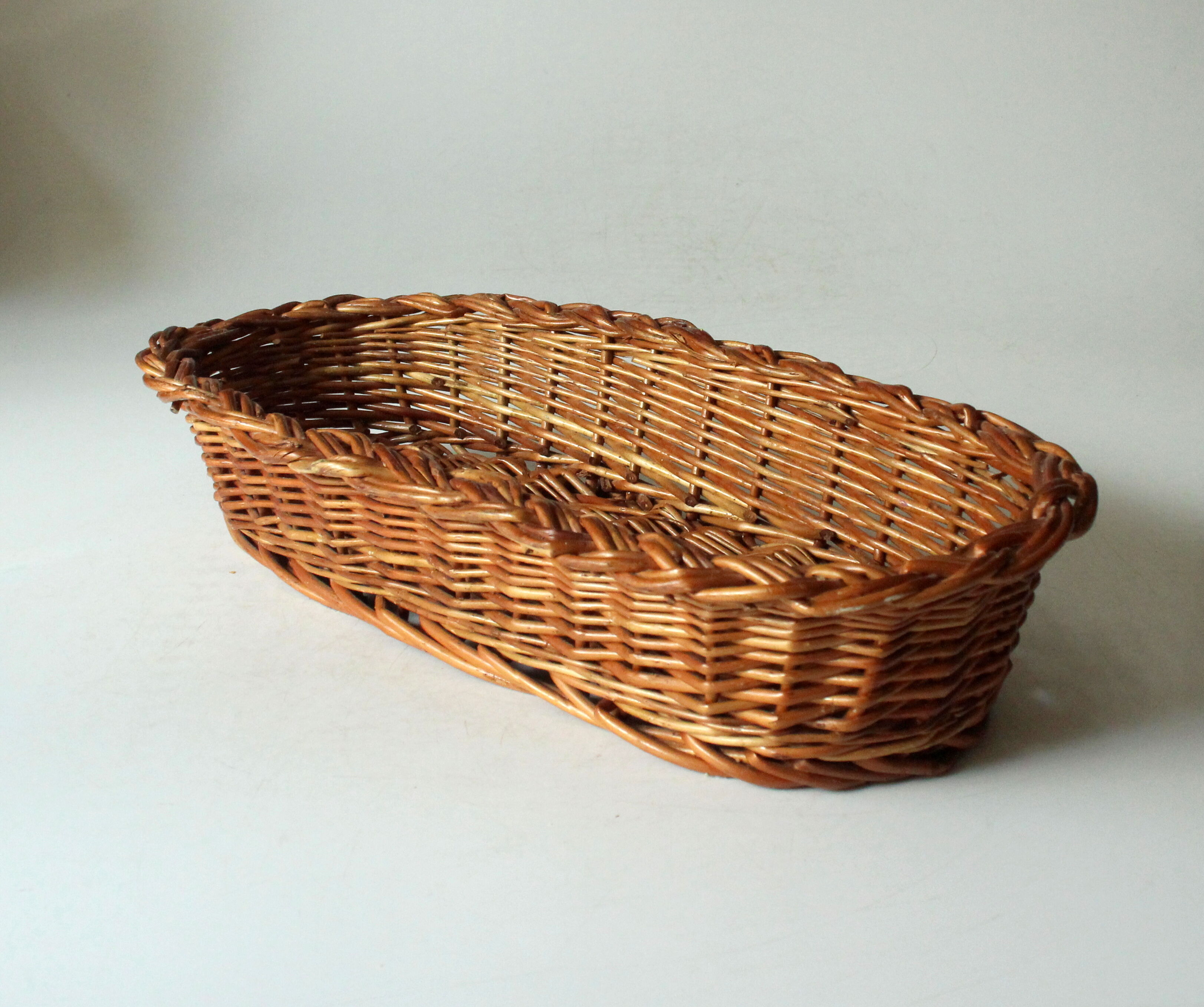 Wicker bread basket, braided, handmade, vintage from the 1970s