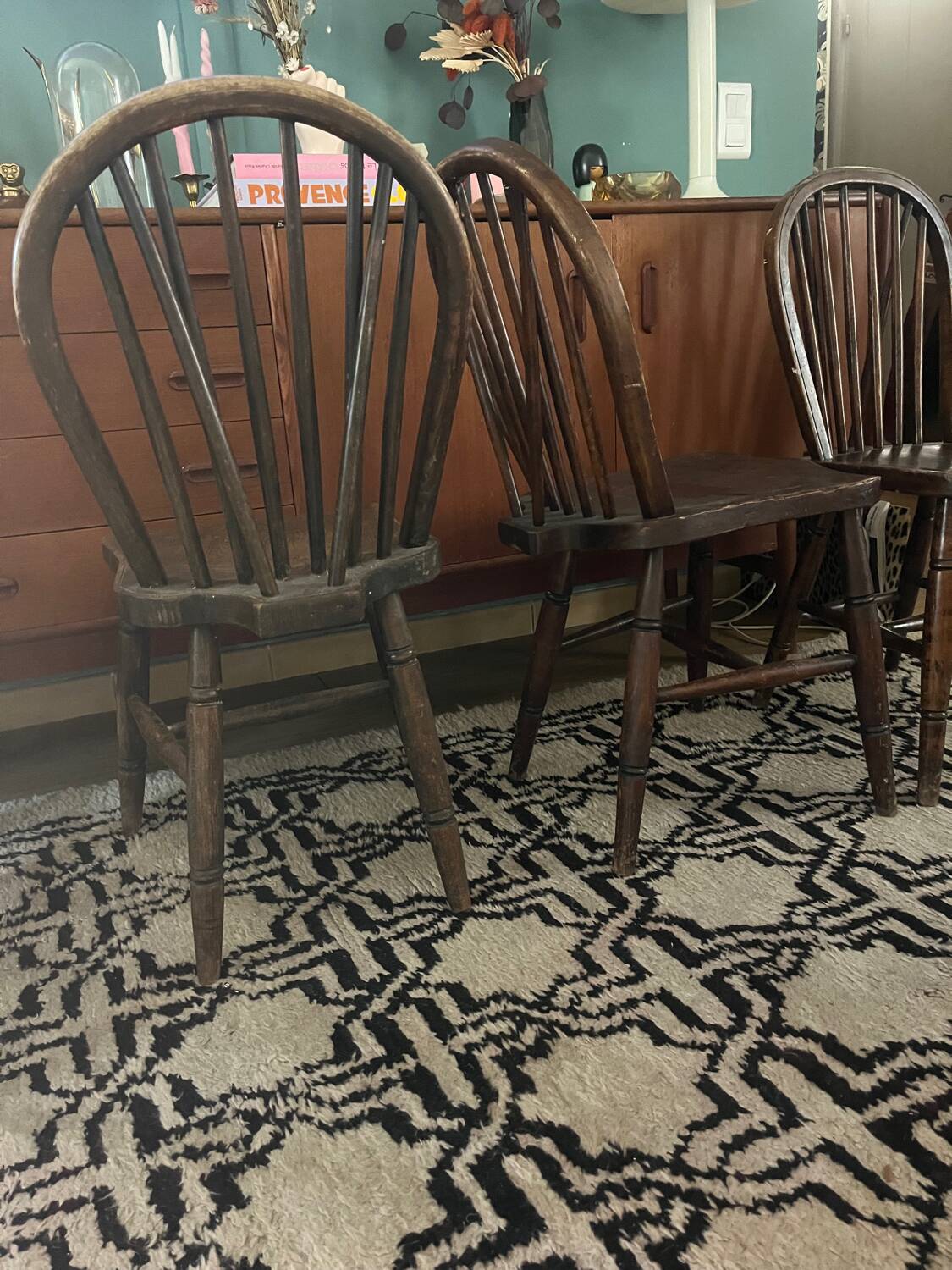 Set of 4 Windsor chairs