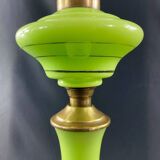Grande lampe à huile en opaline verte à décor de guirlandes XIXe Napoléon III