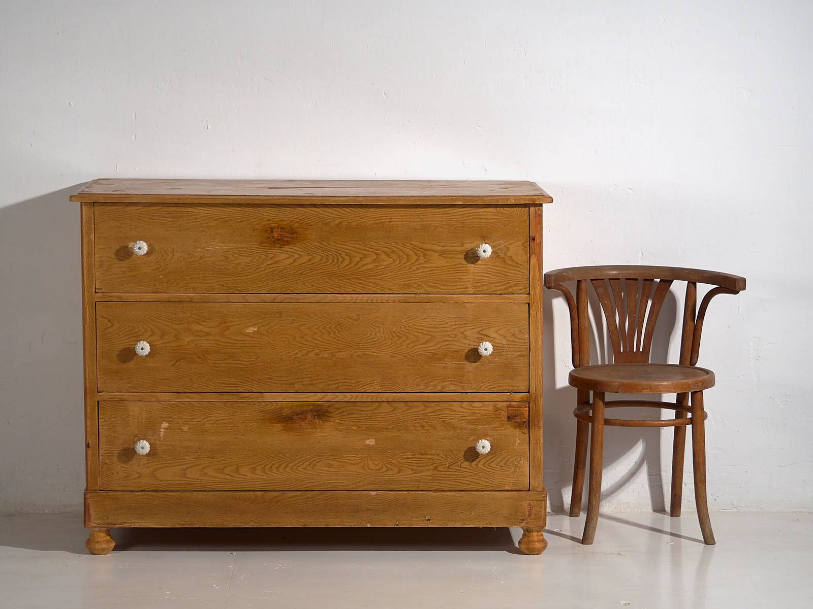 Antique three-drawer chest of drawers (circa 1920) #49