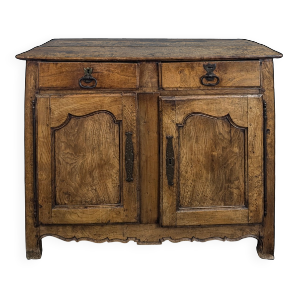 Buffet du XVIIIeme siecle en bois fruitier