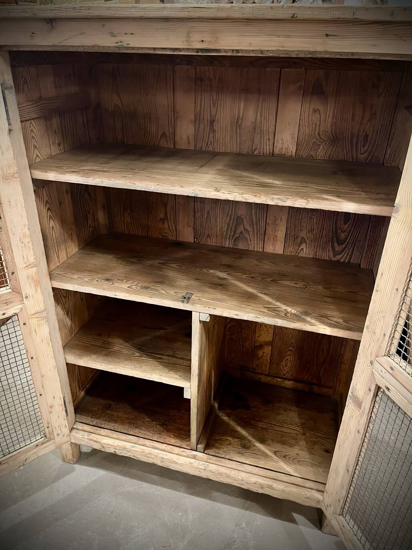 Ancien meuble de métier