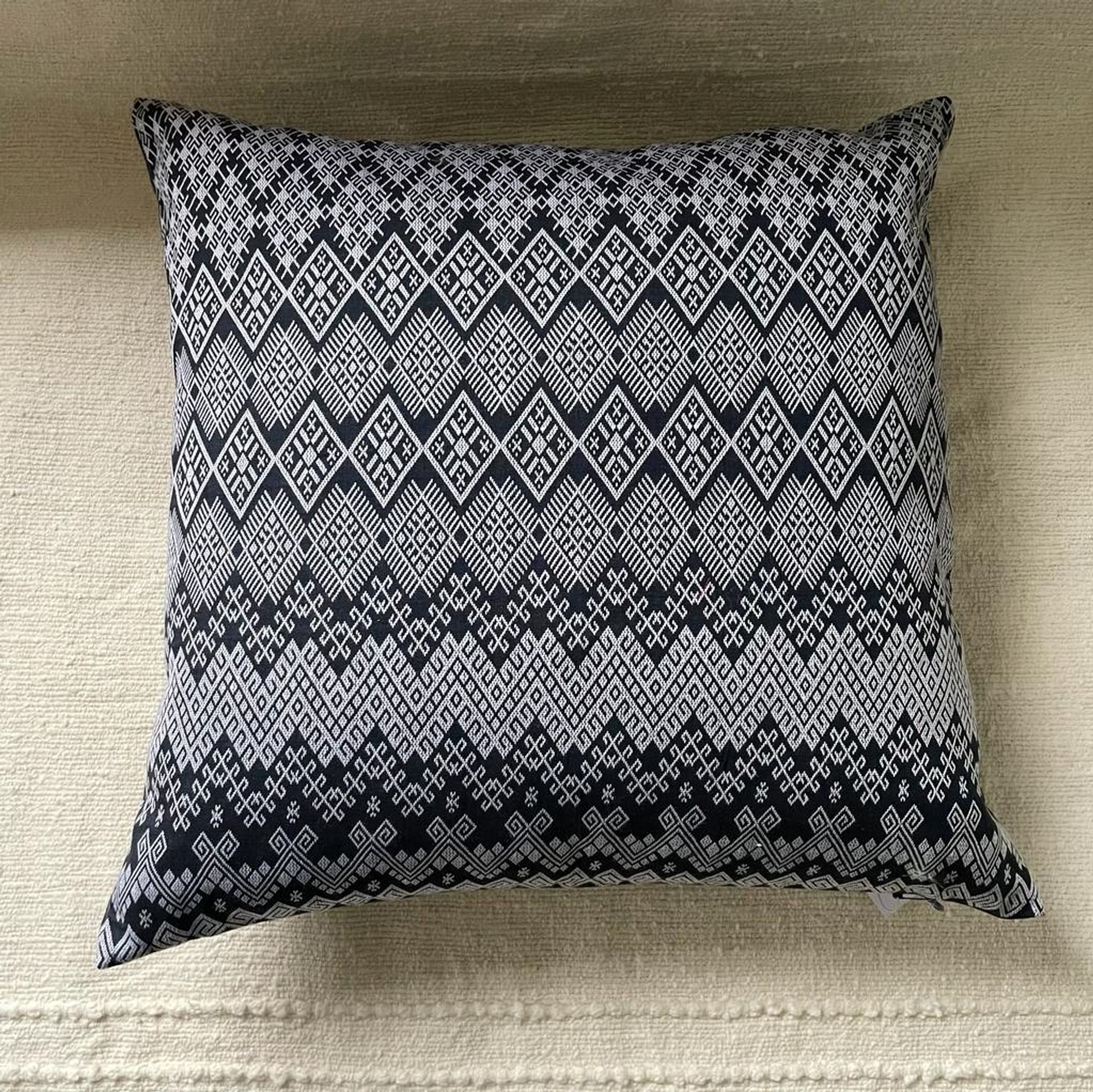 Cushion Kachin gray white 50x50 cm