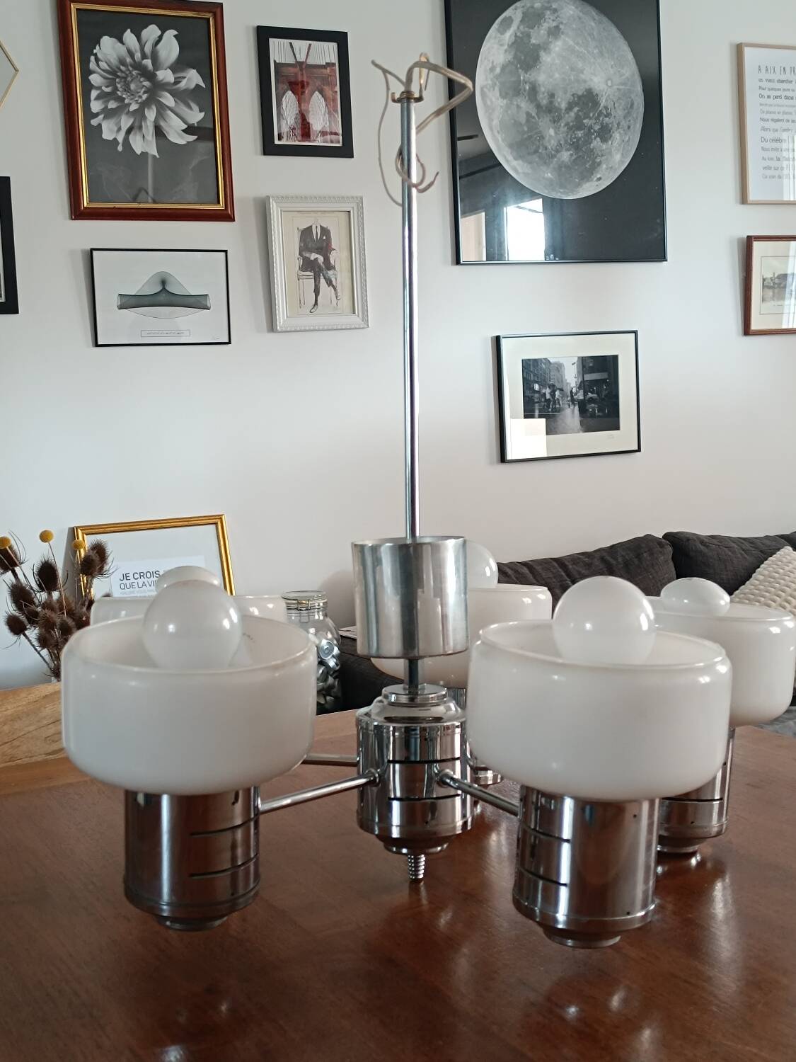 Lustre suspension space age