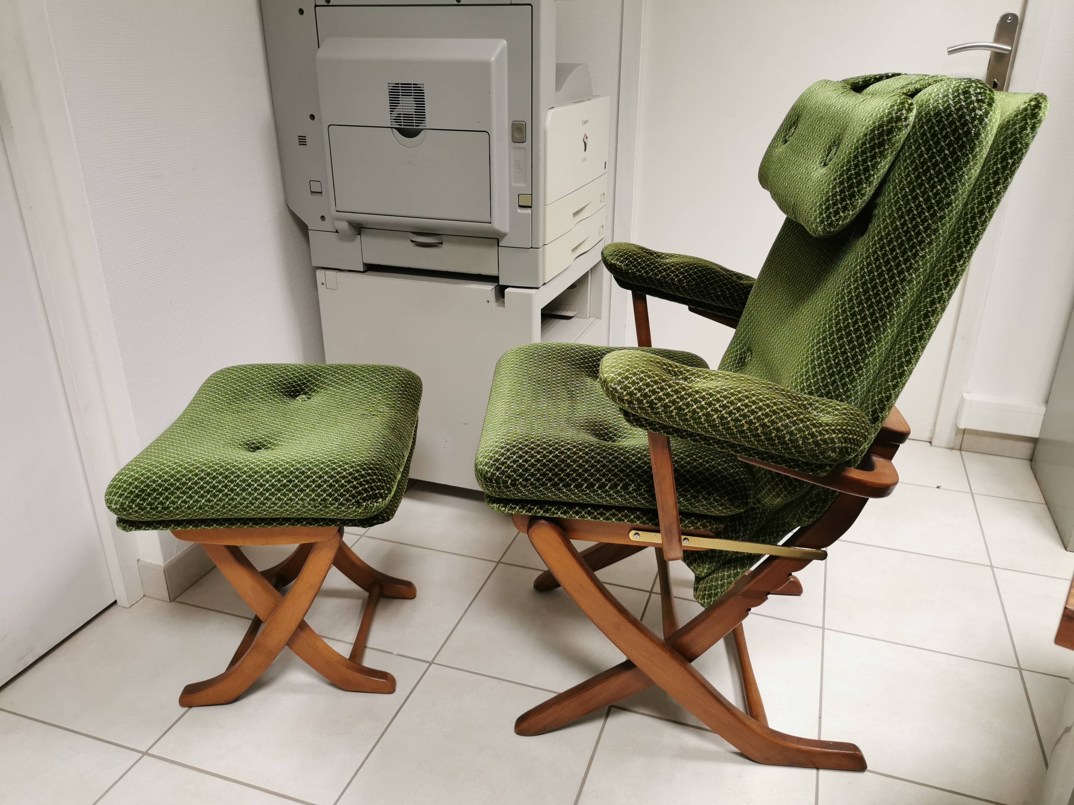 Vintage scandinavian style relax armchair + footrest adjustable tilt