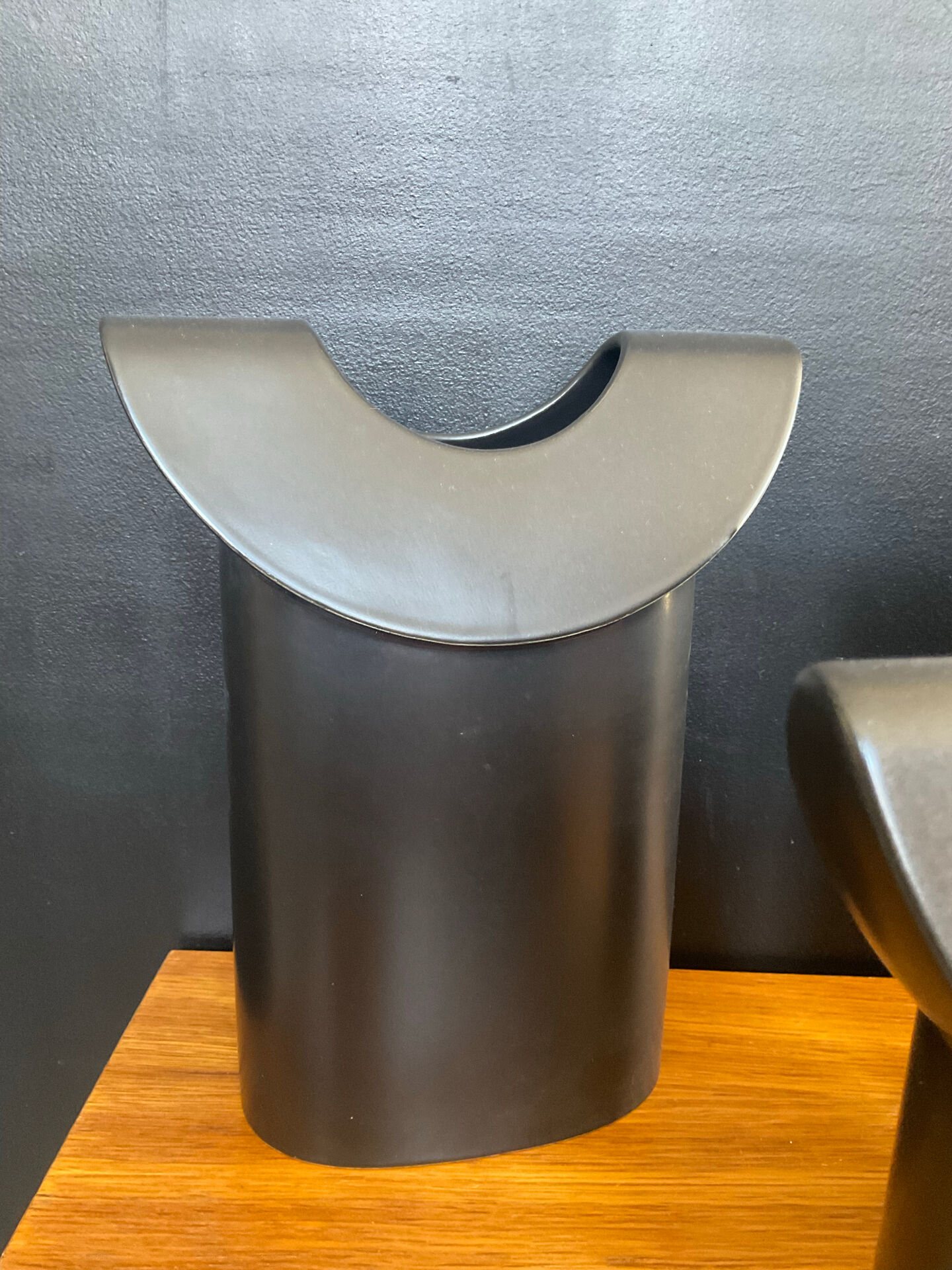Trio de vases design par Paulus Van Leeuwen