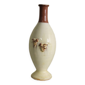 Bee bottle