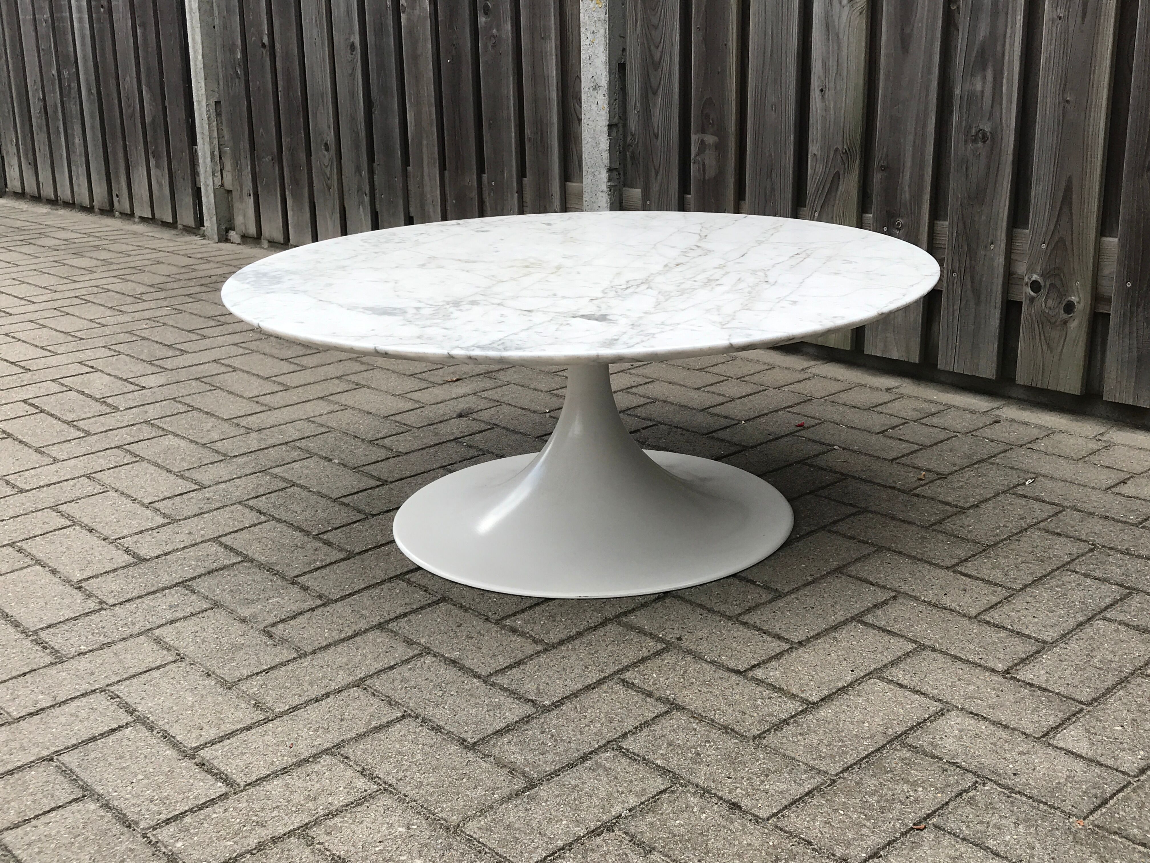 Round carrera marble coffee table by Heinz Lilienthal 1970s