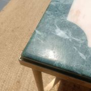 Table basse en marbre et laiton, style Maison Jansen, années 1970