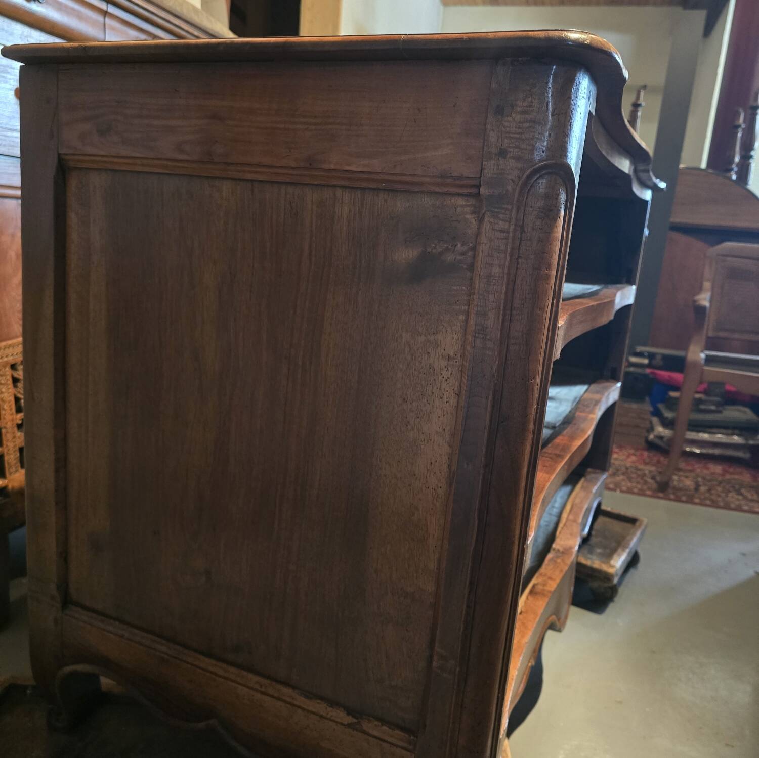 Curved Louis XV commode, 18th century.