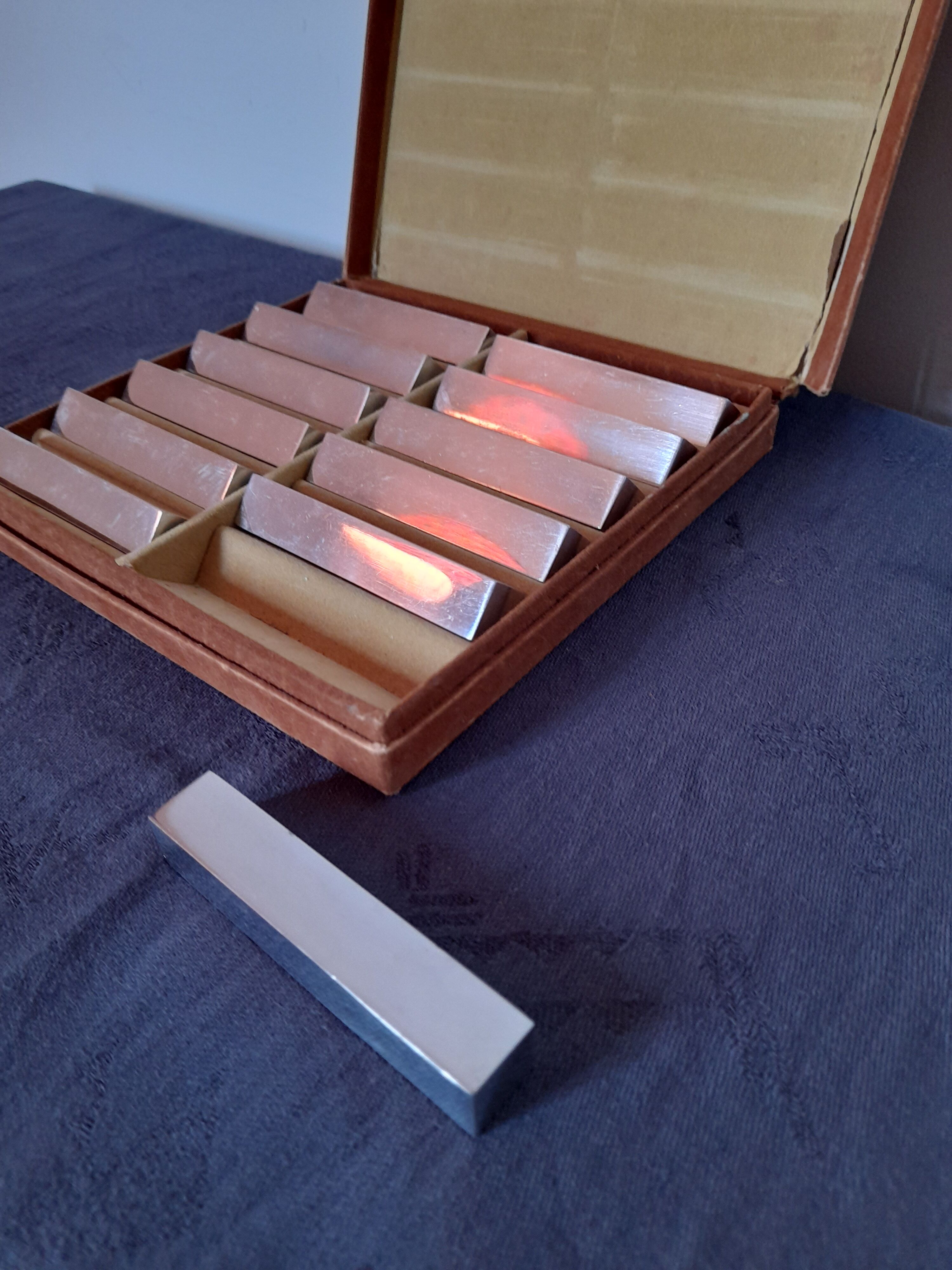 12 chrome knife holders