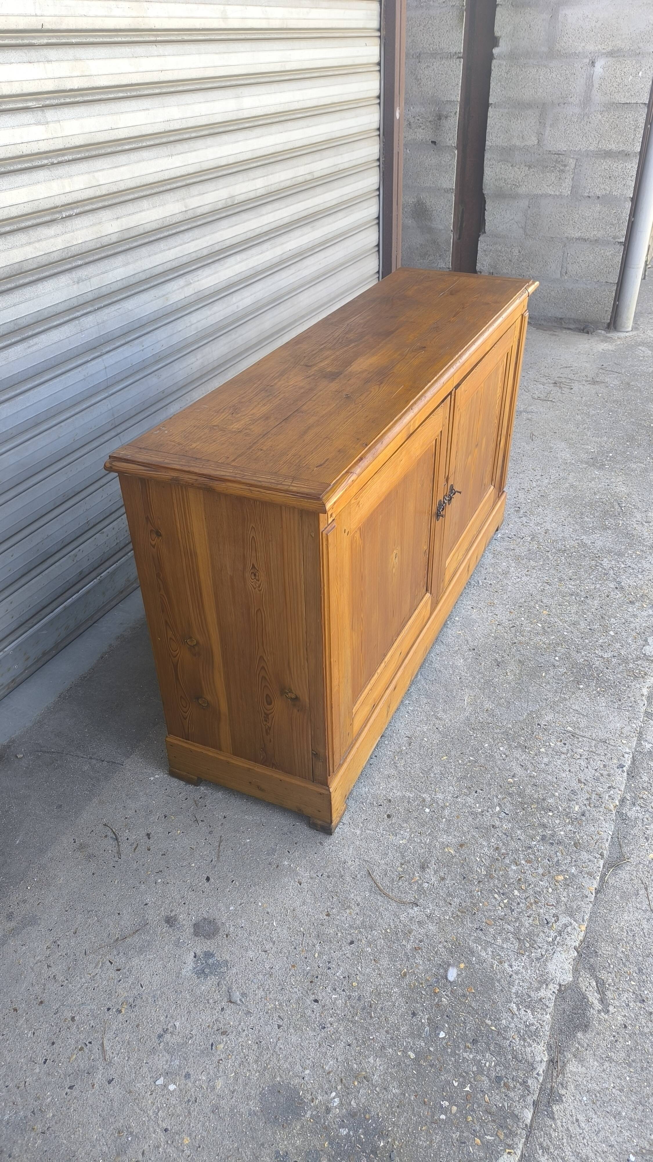 Meuble de métier - buffet en pin suédois 1940