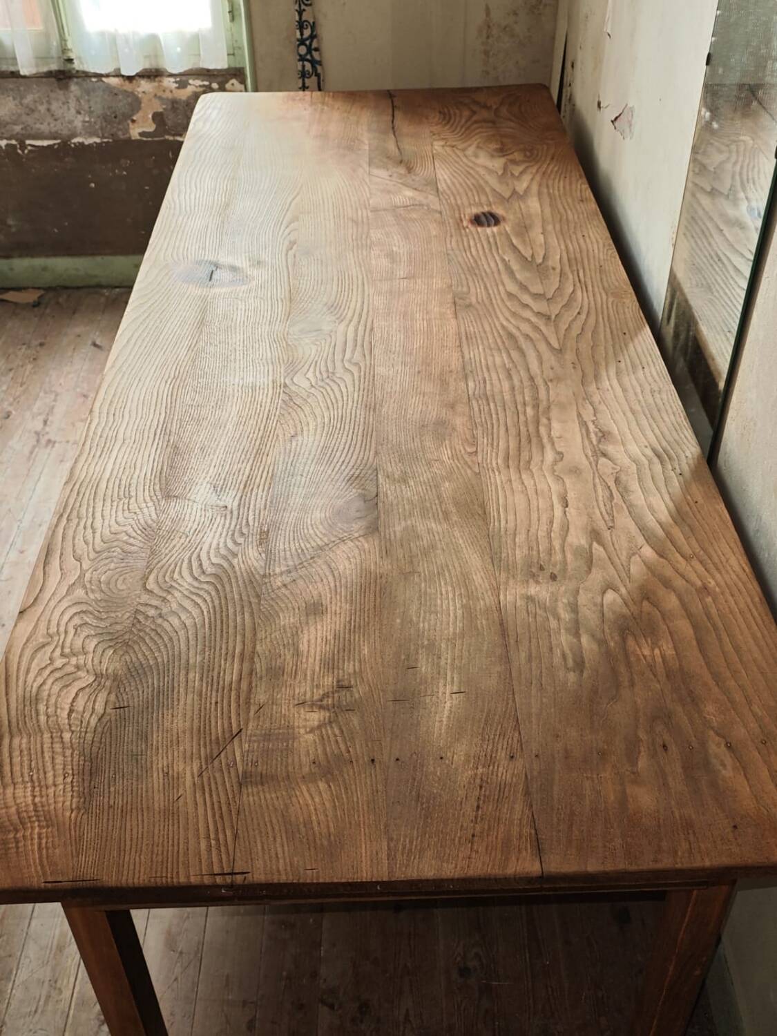 Farmhouse table