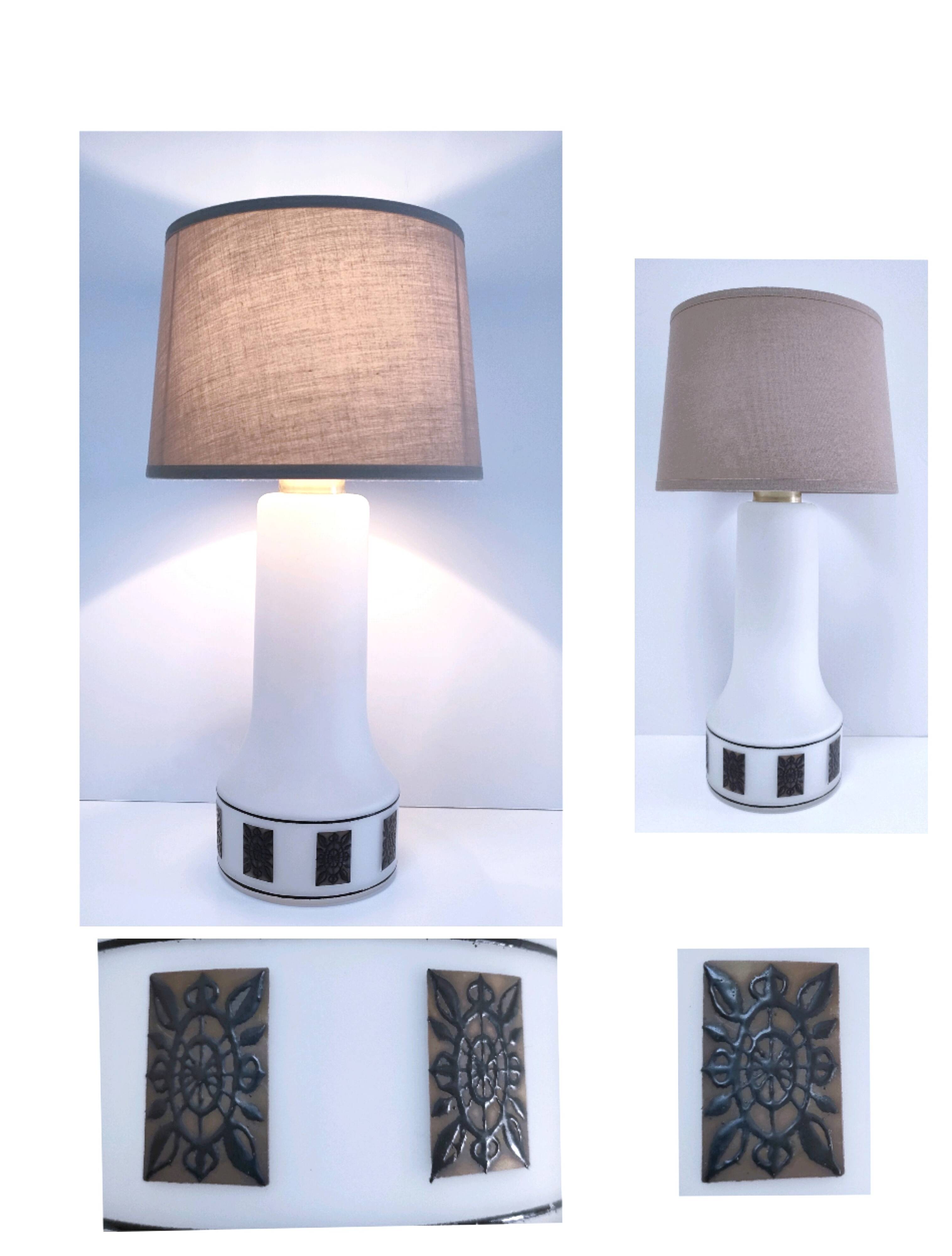 Opaline lamp base frieze stylized flowers 70s