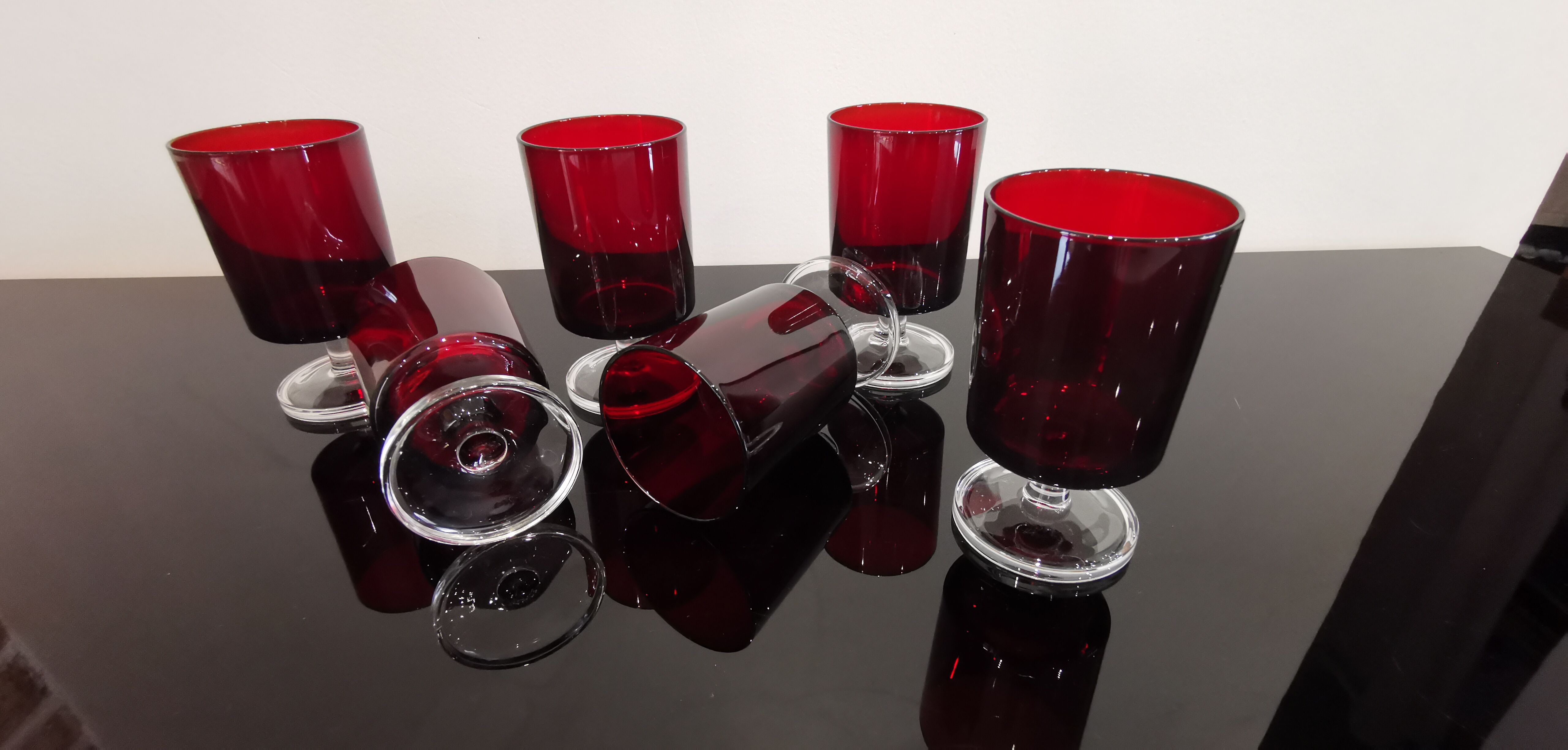 6 glasses of wine/water on foot ruby red color, Cavalier Luminarc France, vintage 70s