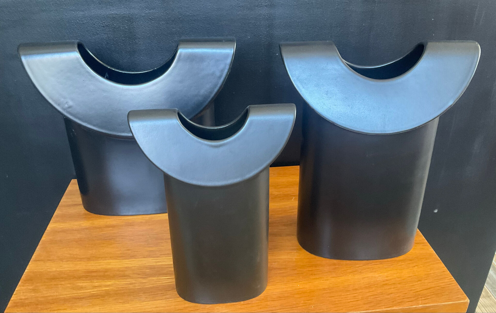 Trio de vases design par Paulus Van Leeuwen