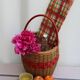 Wicker basket and scoubidou