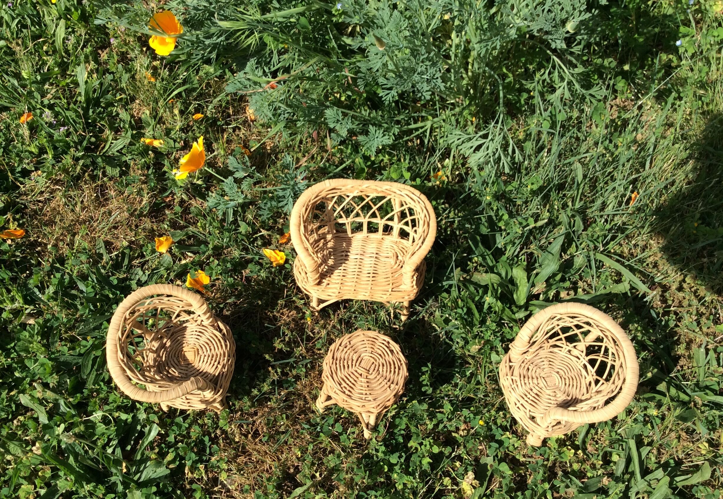 Salon de jardin en osier vintage pour poupée