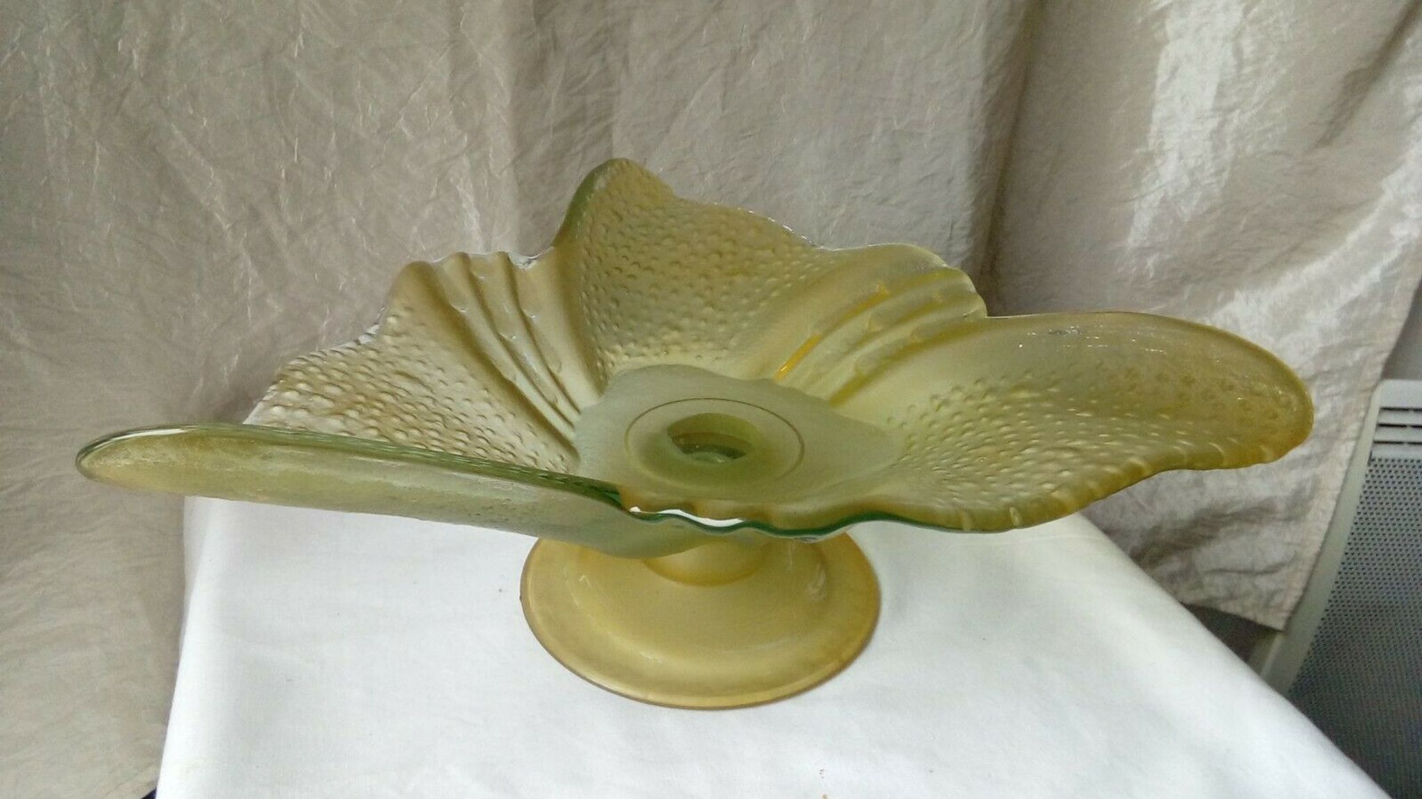 Frosted glass fruit bowl, contemporary piece from the 20th century.